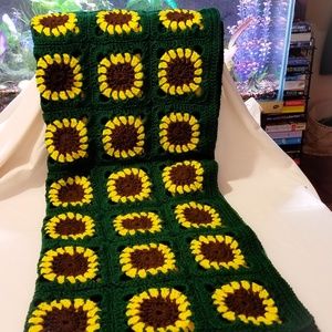 Sunny And Warm sunflower crocheted blanket